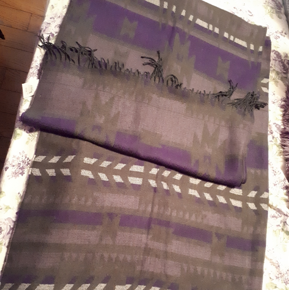 Shawl/Blanket Wrap - Picture 3 of 3